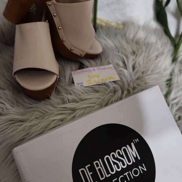 Shoes size 6 1/2 to 7 1/2 black,brown,beige and more . - Picture 4 of 8